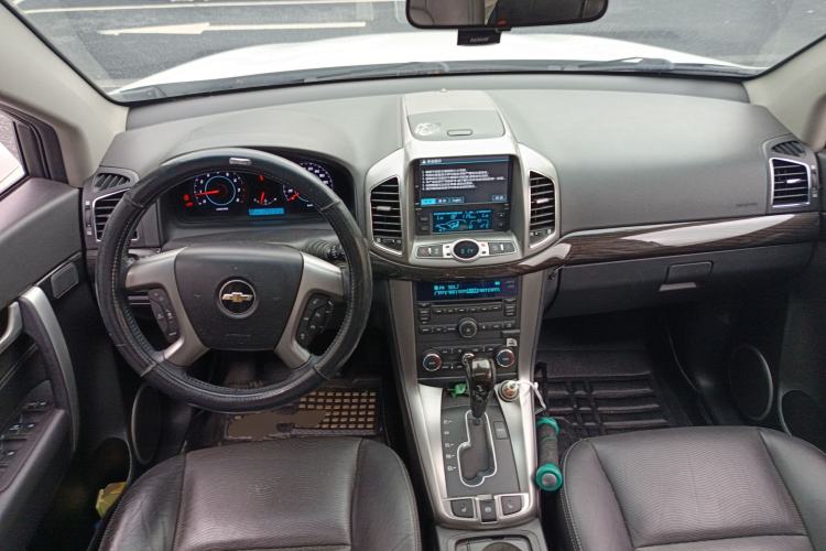 Used Chevrolet Captiva 2014 2.4L 4x4 Flagship Edition 7 Seats
