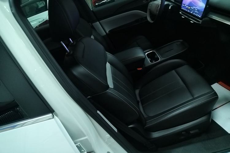 Used Venucia VX6 2025 Large Flat-Layout 520 Pro
