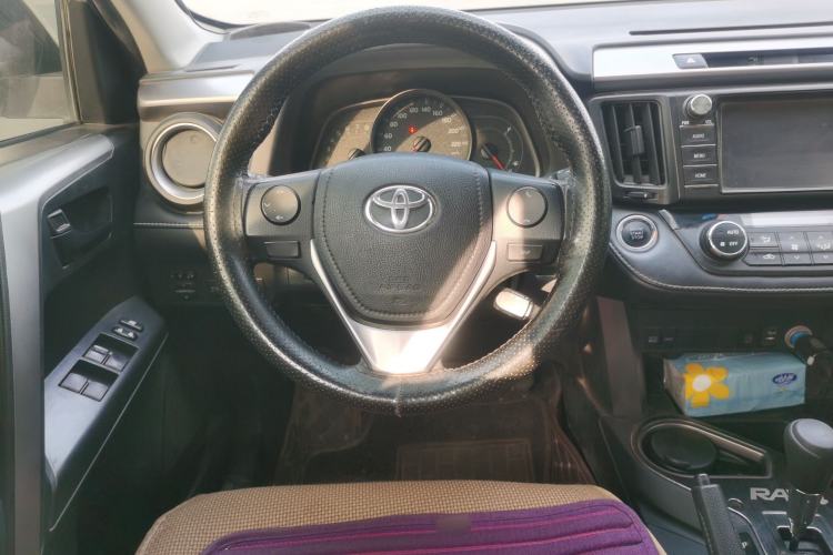 Used Toyota RAV4 2019 2.0L CVT Two-Wheel Drive Luxury Version China VI Standard