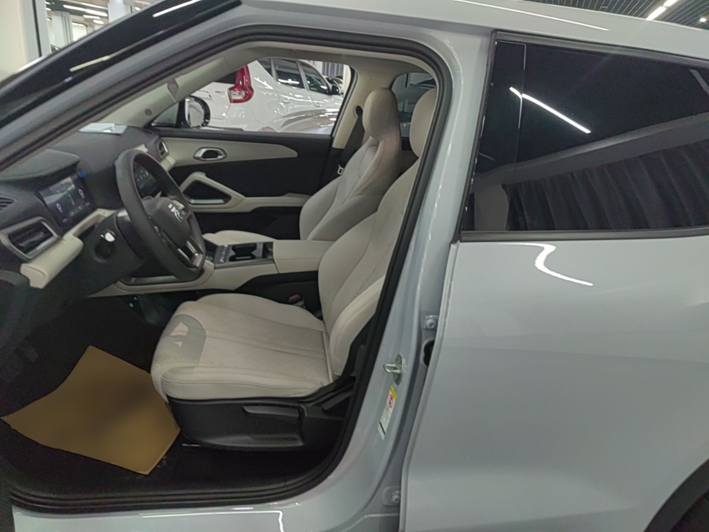 BYD Yuan UP 2025 Model 301KM Leading Version — снимка 17