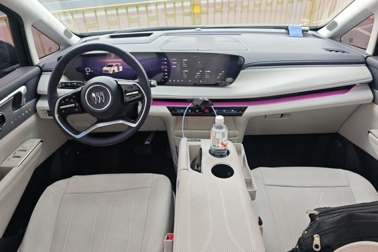 Used Buick GL8 New Energy 2026 Model Lu Zun Luxury Edition Center Console