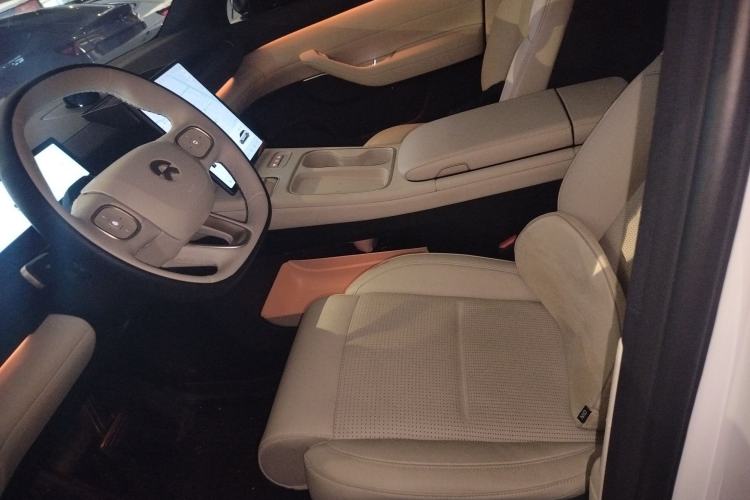 Used Nio ES6 2024 75 kWh Left Front Seat