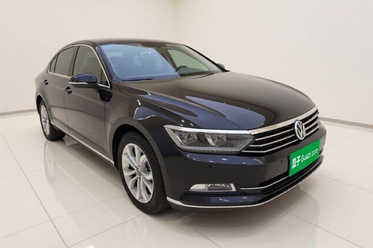 Used Volkswagen Magotan 2018 330TSI DSG Luxury Model Exterior 2