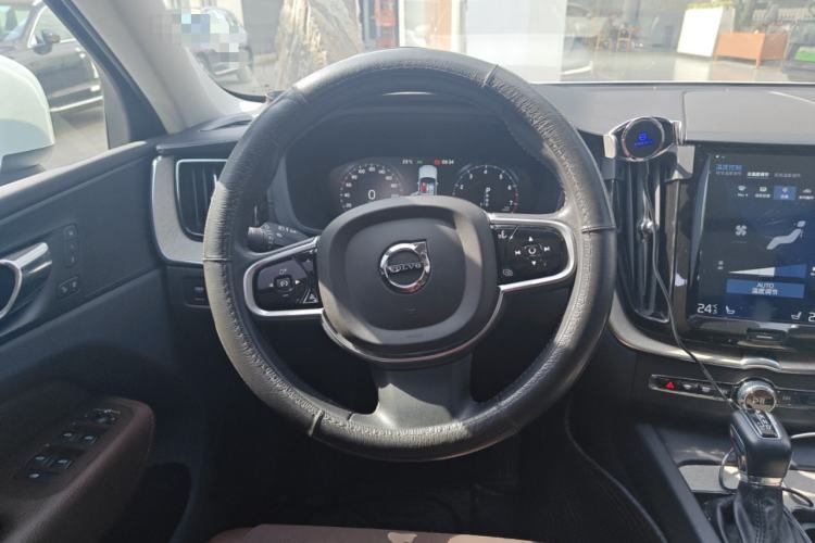 Used Volvo XC60 2018 T5 4x4 Zhiya Luxury Edition Steering Wheel