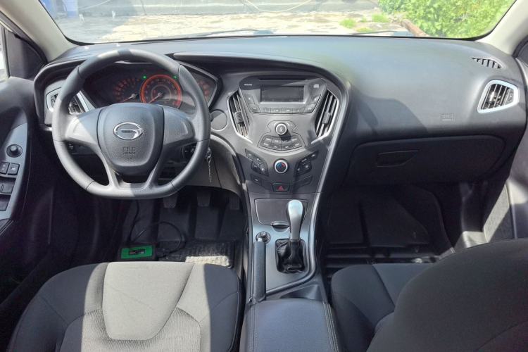 Used GAC Trumpchi GA3 2013 1.6L Manual Elite Edition Center Console