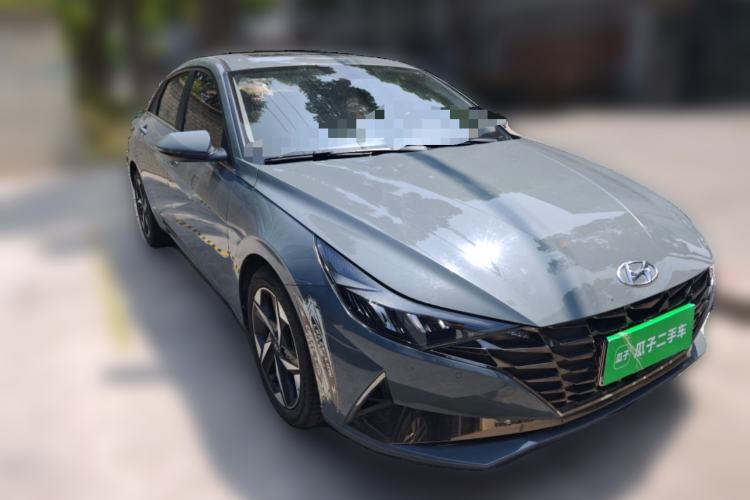 Used Hyundai Elantra 2022 1.5L CVT GLX Elite Edition Front Right 45 Deg