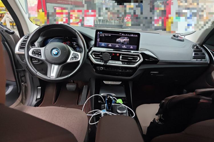 Used BMW iX3 2022 Leading Model Center Console