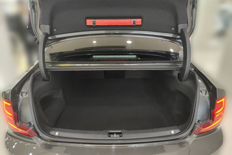 Used Volvo S90 2020 T5 Zhiyuan Luxury Edition Trunk