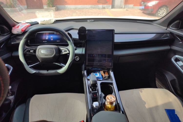 Used Geely Auto Emgrand X7 Sport 2024 1.5TD Smart Connect+ Center Console