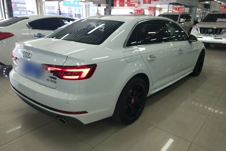 Used Audi A4L 2018 30th Anniversary Edition 40 TFSI Fashion Model Rear Right 45 Deg