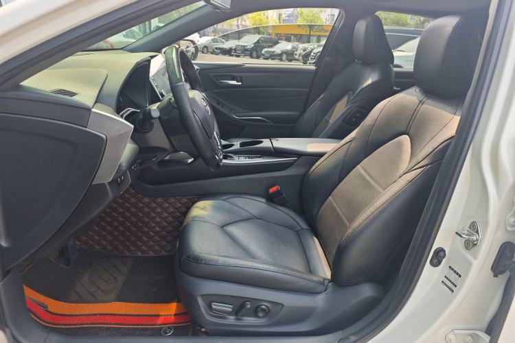 Used Toyota Avalon 2019 Dual-Engine 2.5L Luxury Edition China VI Standard Interior 6