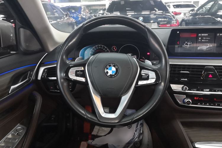 Used BMW 5 Series 2019 Facelifted 530Li Leading Edition Luxury Package
