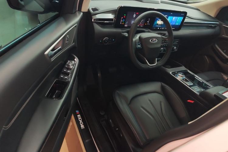 Used Ford Edge 2021 PLUS EcoBoost 245 Two-Wheel-Drive Platinum Edition 5 Seats
