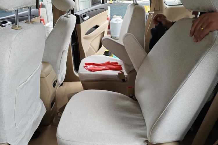 Used Baojun 730 2016 Revised 1.5L Manual Standard Version 7 Seats China V Emission Standard Left Rear Seat