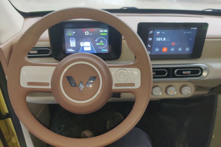 Used Wuling Hongguang MINIEV 2024 3rd Generation 215km Advanced Version