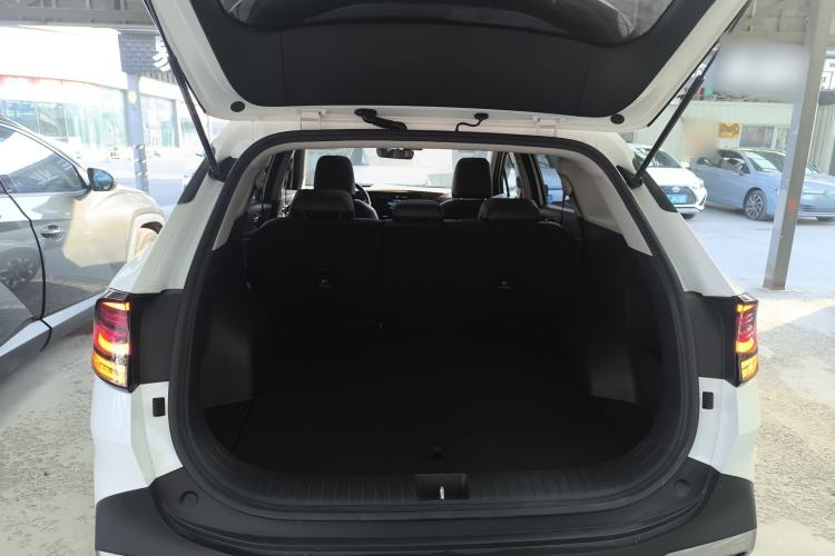 Used Kia Sportage (Chinese Domestic Model) 2023 2.0T Two-Wheel-Drive Prestige Edition
