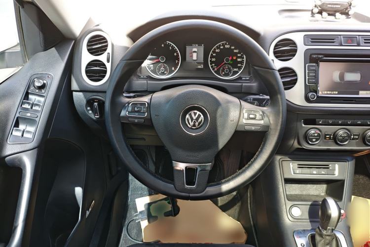 Used Volkswagen Tiguan 2013 2.0 TSI Automatic All-Wheel-Drive Flagship Edition Steering Wheel