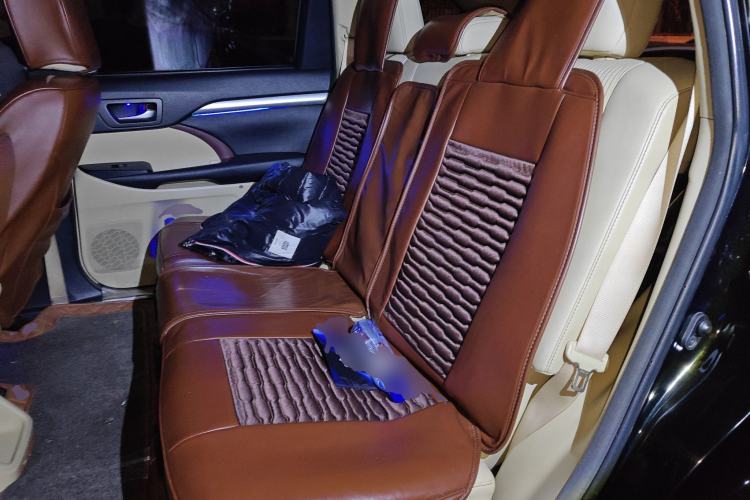 Used Toyota Highlander 2015 2.0T Four-Wheel Drive Elite Edition 7-Seater
