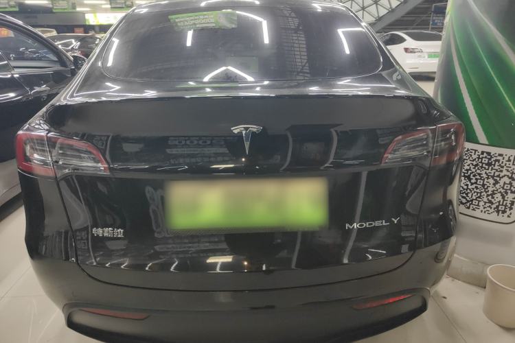 Used Tesla Model Y 2023 Long-Range All-Wheel-Drive Version
