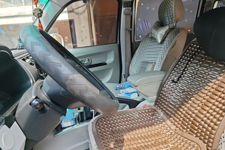 Used Jinbei New Hiace X30L 2018 1.5L Box Truck Wealth Edition DLCG14 Left Front Seat