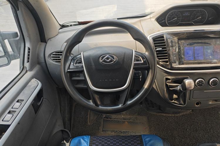 Used SAIC MAXUS Xintu V80 2021 2.0T Manual Classic Aoyuntong Short Wheelbase Mid-Roof 5/6-Seater