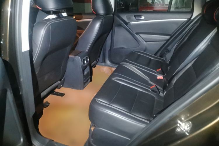 Used Volkswagen Tiguan 2017 300TSI Automatic Two-Wheel Drive Silk Road Comfort Edition Left Rear Seat