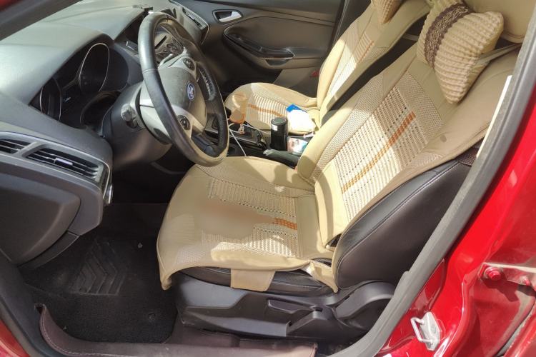 Used Ford Focus 2012 Hatchback 1.6L Manual Fashion Edition
