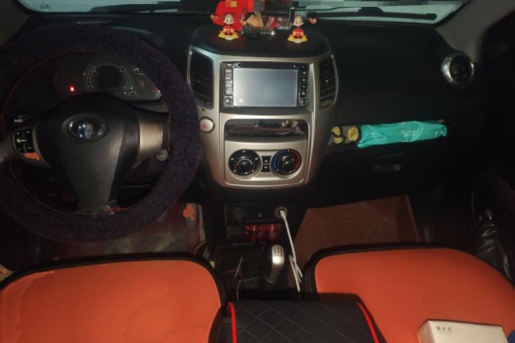 Used Great Wall M4 2012 1.5L Manual Luxury Version Center Console