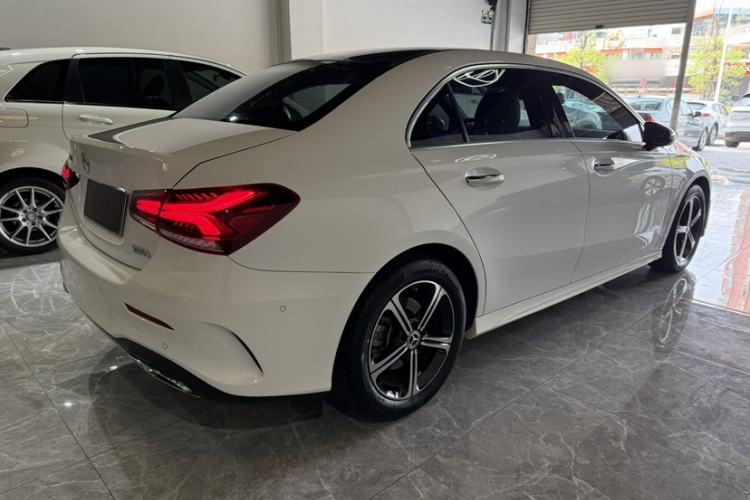 Used Mercedes-Benz A-Class 2022 Revised Version A 200 L Sport Sedan Fashionable Style
