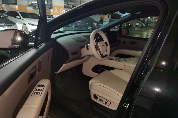 Used Li Auto Li Auto i6 2025 Model Two-Wheel-Drive Standard Type