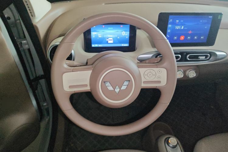 Used Wuling Hongguang MINIEV 2025 Four-Door Version Premium Edition Steering Wheel