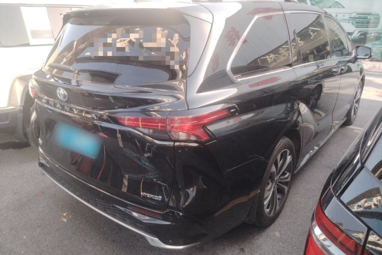 Used Toyota Granvia 2022 2.5L Hybrid Premium Edition
