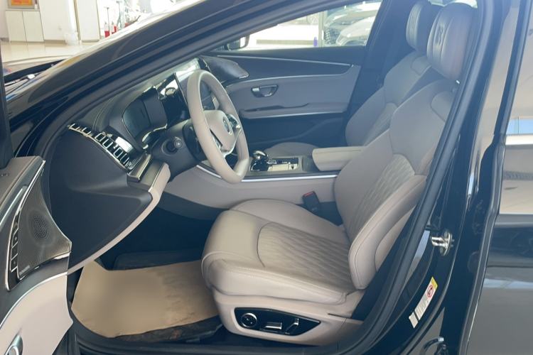 Used BYD Han 2025 DM-i Intelligent Driving Edition 125KM LiDAR Flagship Model Interior 3