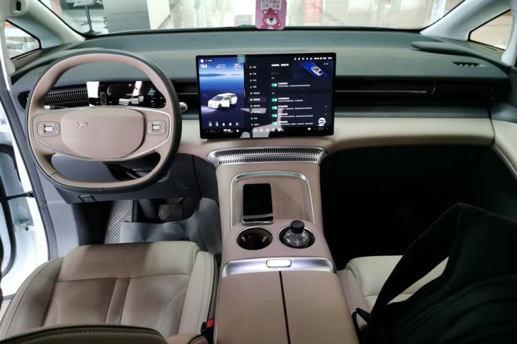 Used XPeng X9 2025 740 Ultra-Long Range Max Center Console