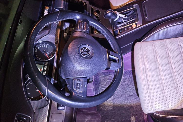 Used Volkswagen FAW-Volkswagen CC 2013 3.0 FSI V6 Steering Wheel