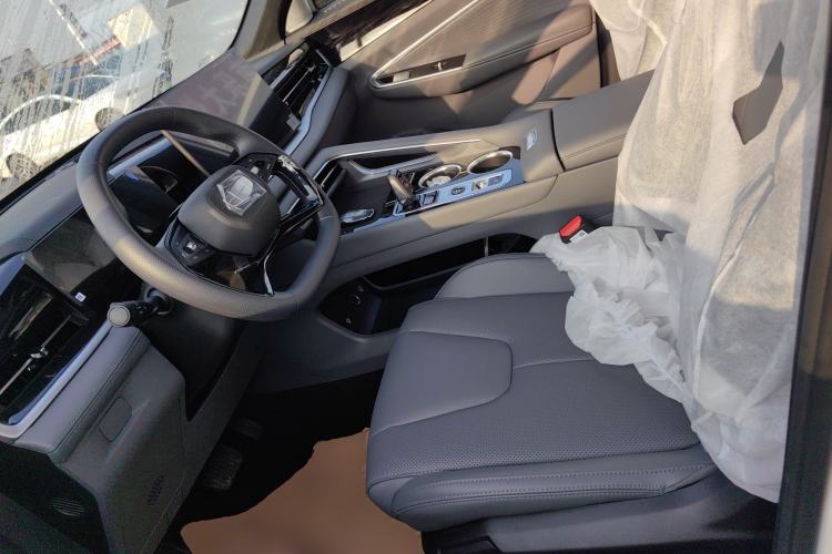 Used Geely Auto Emgrand X7 Sport 2026 Model 1.5TD Aspirational Left Front Seat