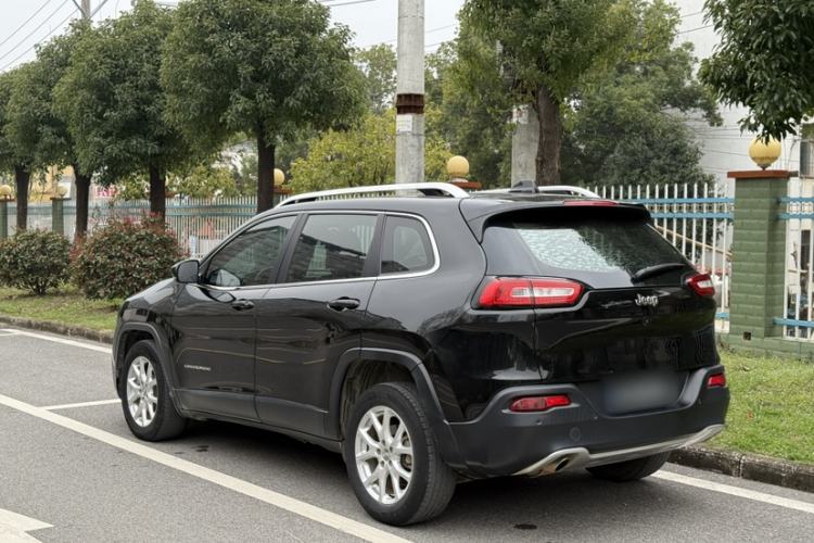 Used Jeep Cherokee 2017 2.0L Superior Edition