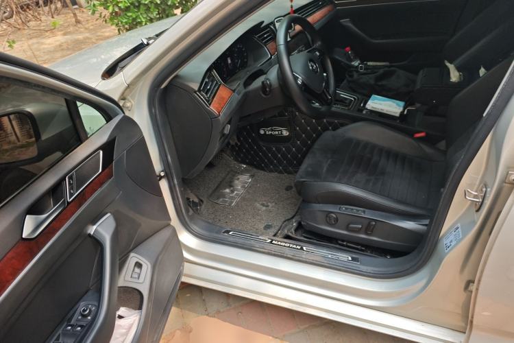 Used Volkswagen Magotan 2019 330TSI DSG Luxury Model China V Standard Left Front Seat