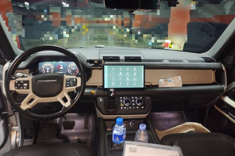 Used Land Rover Defender 2022 110 P400 X-DYNAMIC HSE Center Console