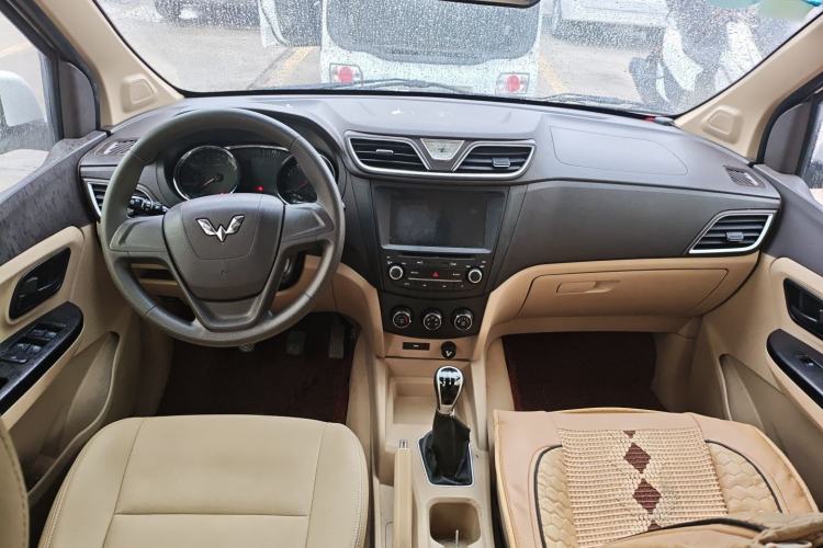 Used Wuling Hongguang 2015 1.5L S1 Standard China V-Emission Standards
