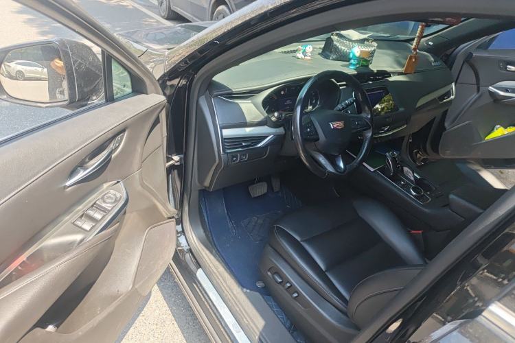 Used Cadillac XT4 2018 28T Two-Wheel-Drive Luxury Model