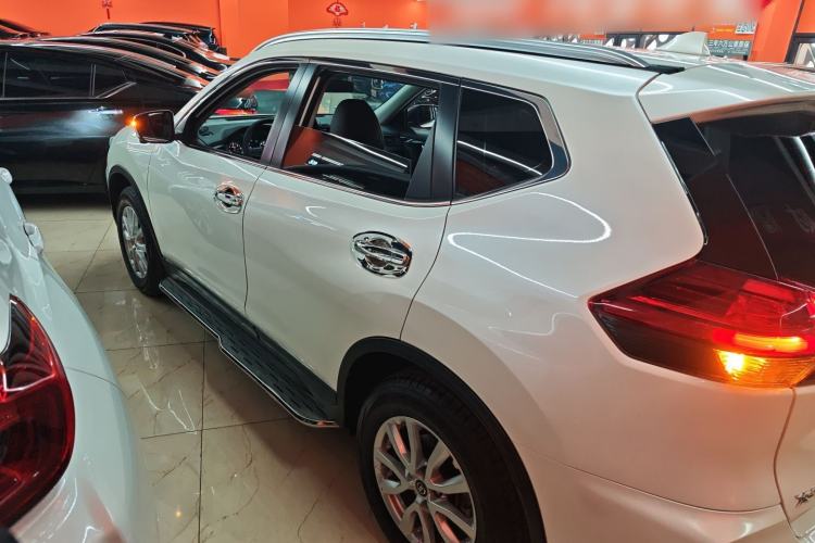 Used Nissan X-Trail 2023 Classic 2.0L Two-Wheel Drive Smart Connect & Comfort Edition