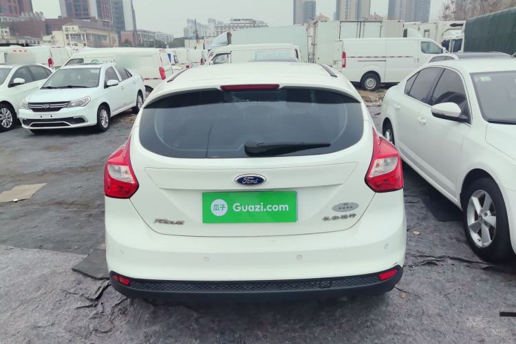 Used Ford Focus 2015 Hatchback 1.6L Manual Fashion Edition
