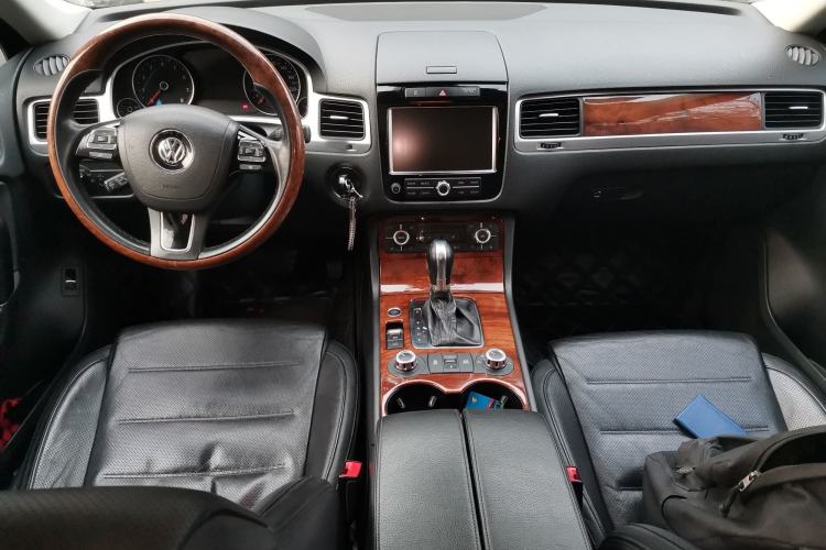 Used Volkswagen Touareg 2011 3.0 TSI Standard Version Center Console