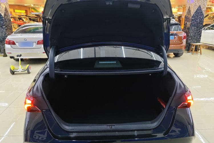 Used Toyota Avalon 2021 2.5L Luxury Edition Trunk