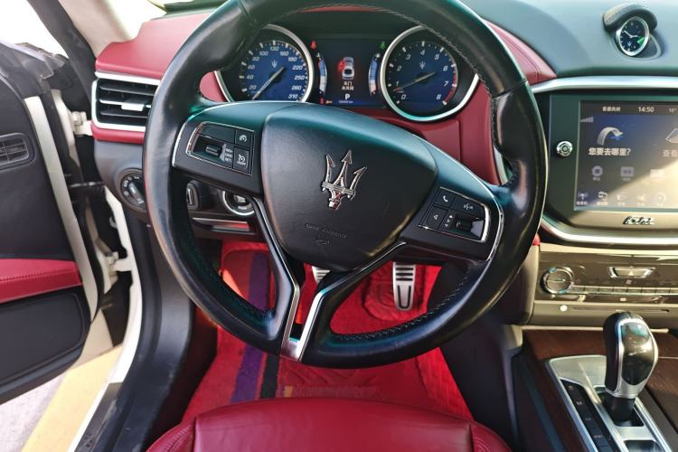 Used Maserati Ghibli 2014 3.0T Standard Edition Steering Wheel