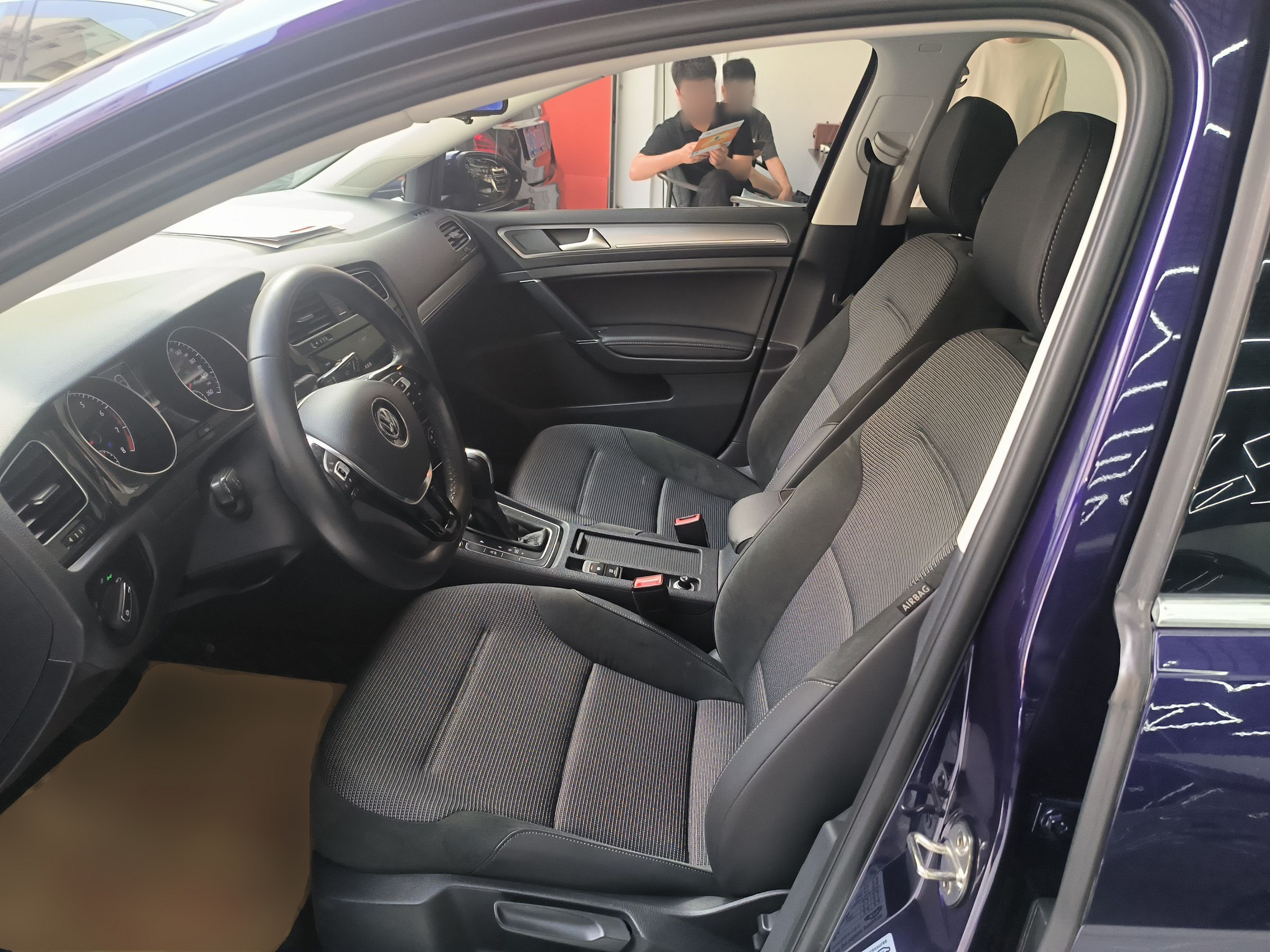 Interior delantero