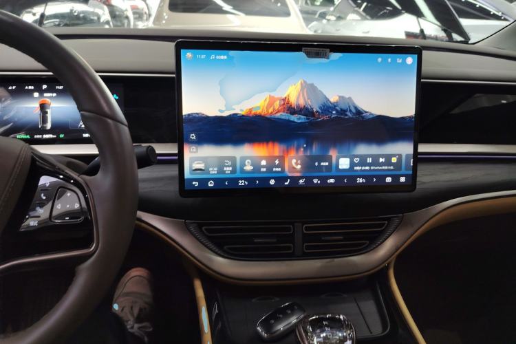 Used Denza D9 2022 DM-i 970 Four-Wheel Drive Flagship Model Center Console