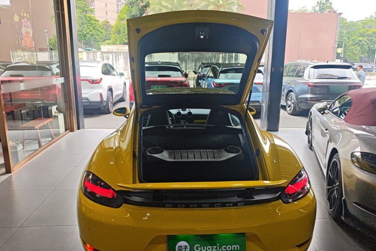 Used Porsche 718 2016 Cayman 2.0T
