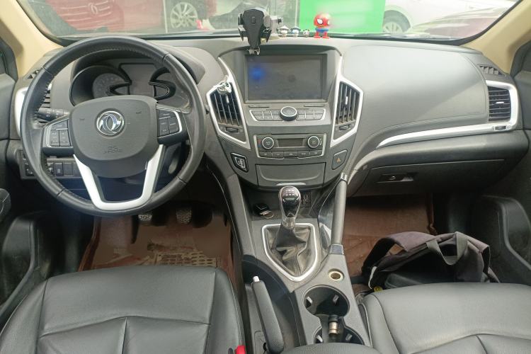 Used Dongfeng Aeolus AX7 2015 2.0L Manual Zhiyi Trim
